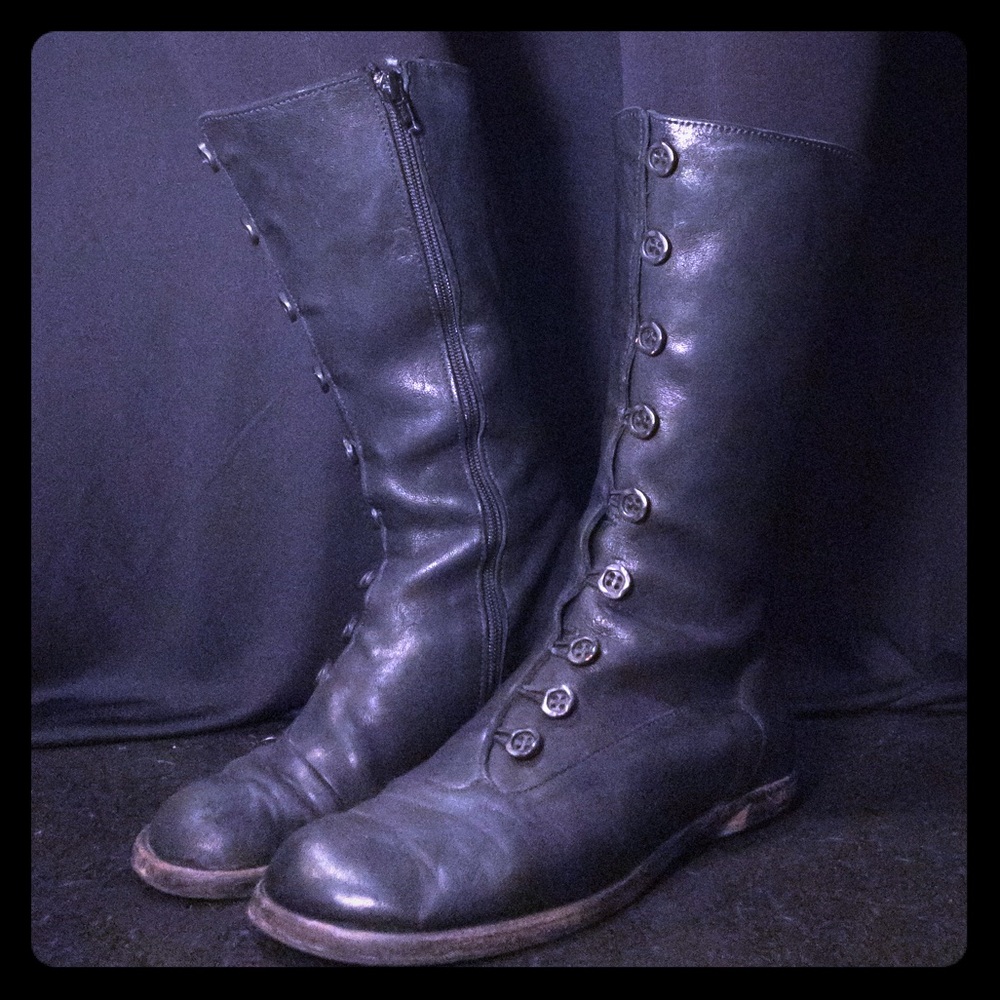 *Sold on another platform* Cydwoq Leather Boots